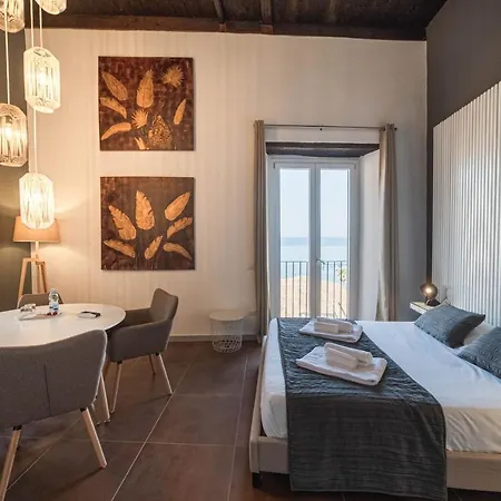 Residenza Nausicaa - 50 Meters From The 皮佐