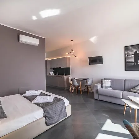 Residenza Nausicaa - 50 Meters From The 公寓式酒店 皮佐