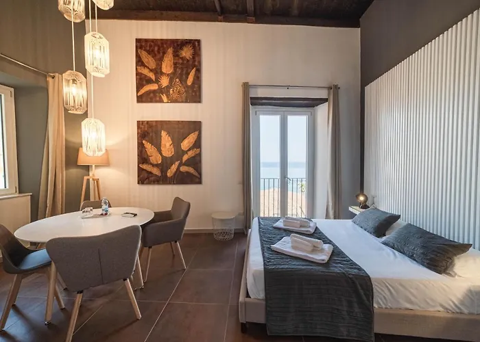 Residenza Nausicaa - 50 Meters From The 皮佐