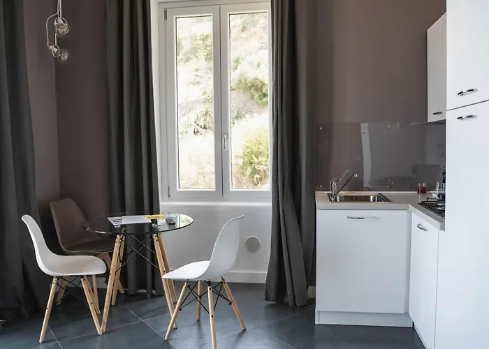 Residenza Nausicaa - 50 Meters From The 皮佐