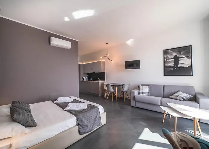 Residenza Nausicaa - 50 Meters From The 公寓式酒店 皮佐