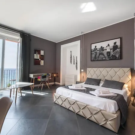 Lägenhetshotell Residenza Nausicaa - 50 Meters From The Pizzo (Calabria)